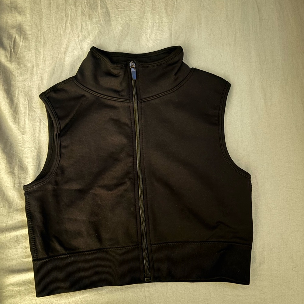 Black Sleeveless Zip-Front Crop Top